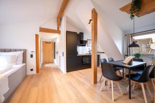 Malu Rooms - im Zentrum, Balkon, 24h Checkin, Waschmaschine, SmartTv, am Schloss, Saniert und modern - 1