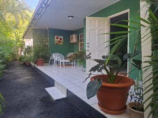 Tropical Palm Retreat - 7