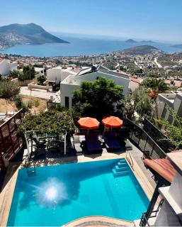 Sea-View Villa with Private Pool - 0