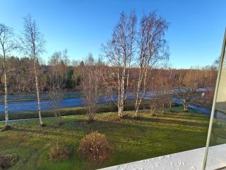 Peaceful and spacious apartment with free parking - 4