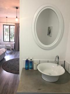 Cozy Urban Oasis in Hatfield - 7