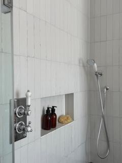 Luxury Apartment in Shropshire sleeps 6 - 6