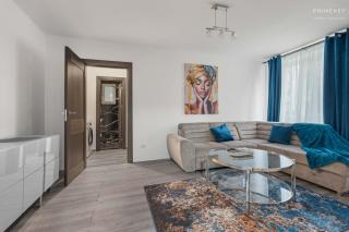 Stylish Blue Haven 1 BR Balcony Access - 9