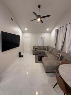 Newly build 1 bedroom 2 bathrooms condo - 4