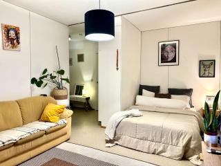 C's old-studio, easy access to Helsinki-Vantaa airport - 1