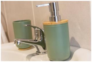 Ekuhlaleni Room 6 - 1