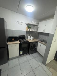 Sandton Luxe Living on Madison Palms West - 6