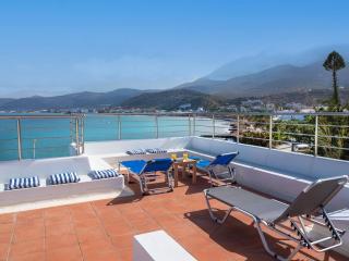 Renovated Maisonette By the Sea w/ Rooftop Terrace - 0