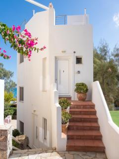 Renovated Maisonette By the Sea w/ Rooftop Terrace - 4