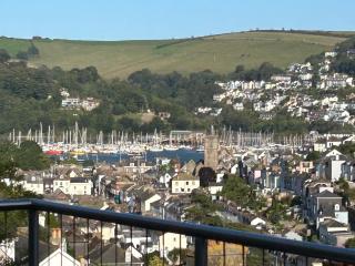Dartmouth, 10 minute walk to Harbour, Amazing Water & Valley Views, Beautiful 5 Bedroom, Sleeps up to 9 - 0