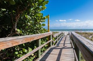 THE JUNI 2BR Surf Paradise in Heart of Cocoa Beach - 6