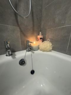 Lake District Fully Furnished Home - 3