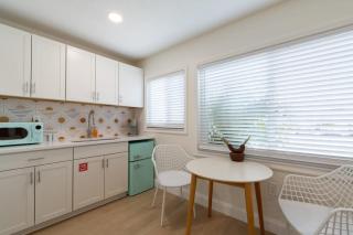 THE JUNI Stunning Studio Walk to Everything - 3