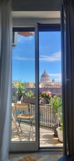 Sunny Room with Stunning San Pietro View - 7