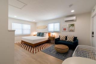 THE JUNI - Studio Steps to Beach Downtown - 1