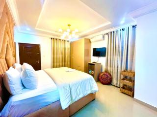 Deluxe Indulgence Hotel & Suites - 6