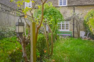 The Secret Cottage - 5