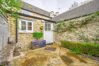 The Secret Cottage - 1