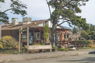 Salt Life Cottage - 1