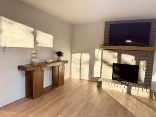 New! Modern 4BR max 12 ppl, 5 mins to everything! - 5