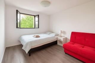 Easy Check In Luggage Storage Washing Machine Dryer - 7