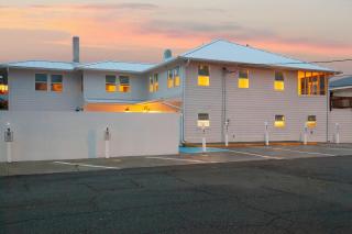 Beachside Villa Unit 2 - 4