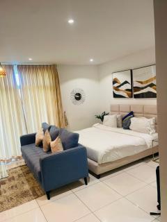 Luxury Green Home Apt - 2