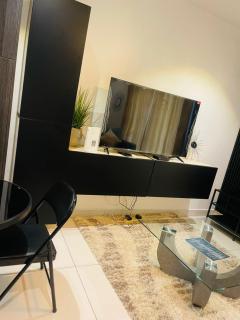 Luxury Green Home Apt - 1