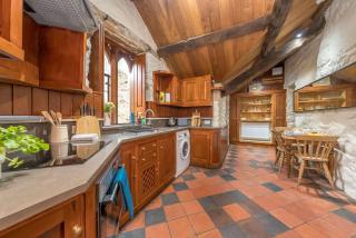 Hywel-Sele-Lodge - 4