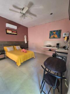 Quiet second-floor apartment 4 - 3