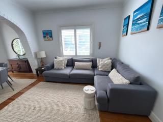 Dolphin Sands - flat barefoot walk to Coogee Beach - 5