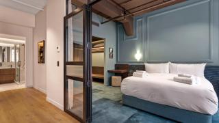 Luxe Executive Suite 2 Bed 2 Bath - 4