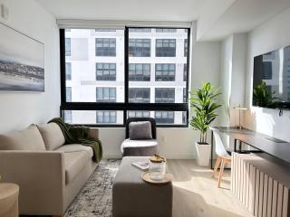 Prime Downtown Location - Amazing Amenities & Top Location - 5