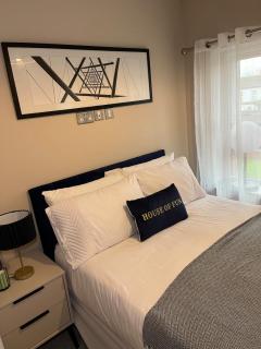 2BR Cosy Wallasey Stay Near Liverpool WiFi Parking - 7