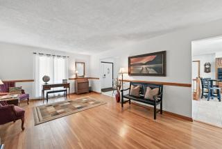 Lake Saint Louis Family Friendly Lakefront Retreat - Lake Saint Louis - 3