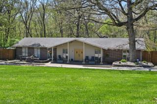 Lake Saint Louis Family Friendly Lakefront Retreat - Lake Saint Louis - 0