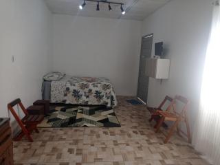 Kitnet mobiliada e com ar condicionado - 4