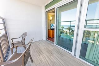 Oceanfront Convenience on Lower Floor, Heated Pool - 3