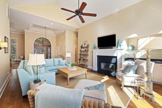 FH61: 61 Fletcher Hall - 6