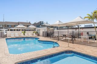 Absolute Beachfront Apartment 3B - 7