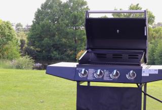 The Pond House by Homello Spacious Country Retreat with Pool & Pond - 3