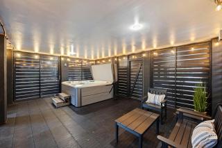 YH10: 10 Yacht Harbor - 3