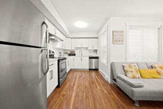 2 bed Suburban Oasis in Surrey - 9