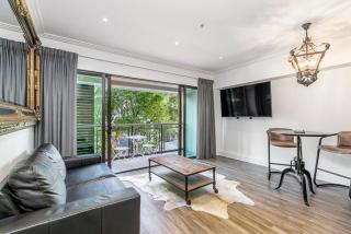 Spacious Sky Tower View! - 7