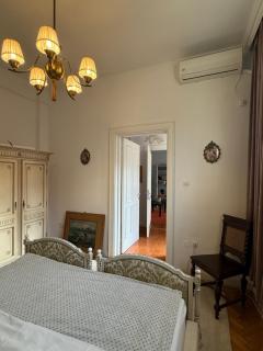 Authentic Interbelic Villa in the city center - 2