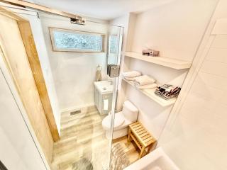 Muskoka Retreat on Bay Lake - 7