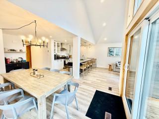 Muskoka Retreat on Bay Lake - 4