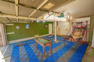 5 min to AT&T Stadium, Game Room, Huge Yard - 8