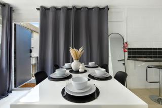 The Coastal Escape - Games & Vibes - 6