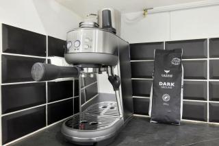 The Coastal Escape - Games & Vibes - 1